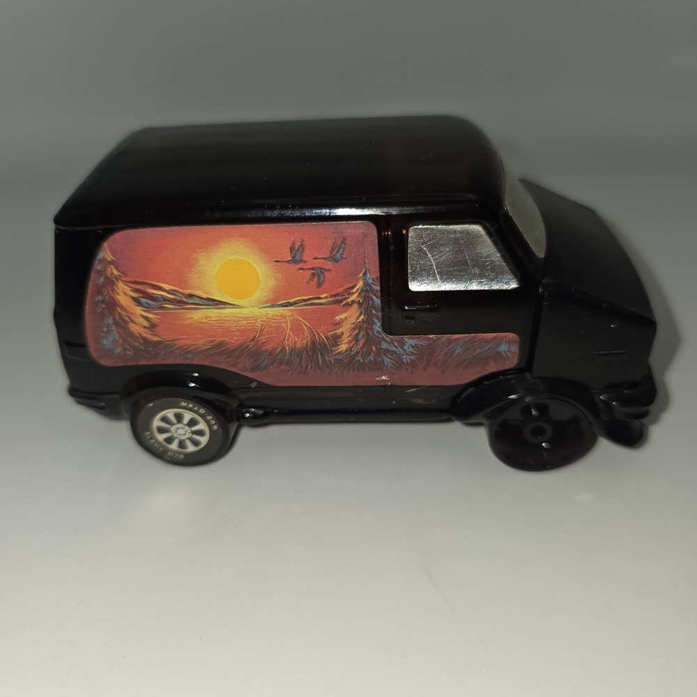 VINTAGE AVON VANTASTIC DECANTER w/5 oz. AVON WILD COUNTRY AFTER SHAVE
